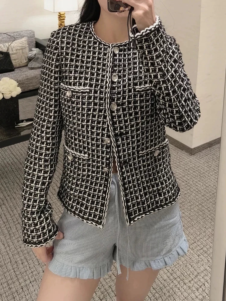 New jacket in early spring 25 women's round neck with four pockets black and white plaid woven wool tweed top