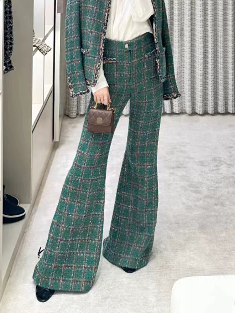 New suit jacket trousers slightly pulled green plaid wool tweed weaving high-end texture celebrity