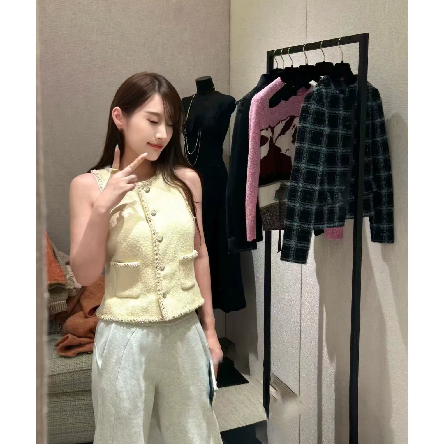 2026 early spring French high-end contrasting tweed heavy industry weaving celebrity temperament single-breasted vest vest women