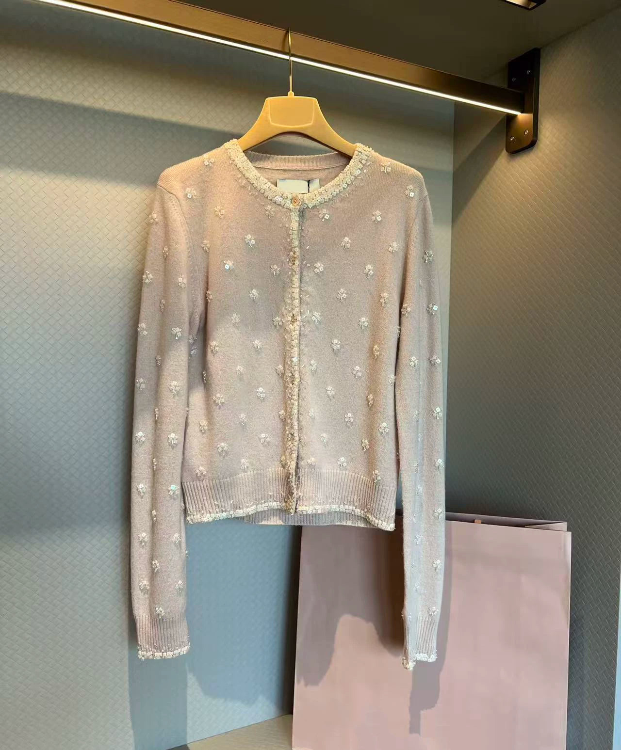 2026 early spring design French high-end heavy industry three-dimensional bead thousand gold round neck cashmere knitted cardigan women