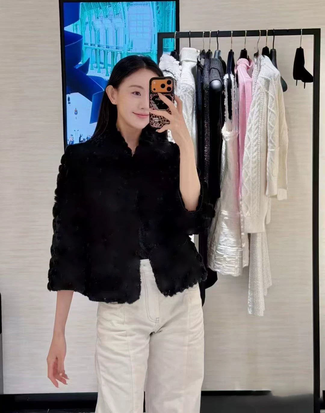 2025 Autumn and Winter Heavy Industry Celebrity Style Temperament Skiing Black and White Sequins Furry Short Dark Pattern Top Jacket Woman