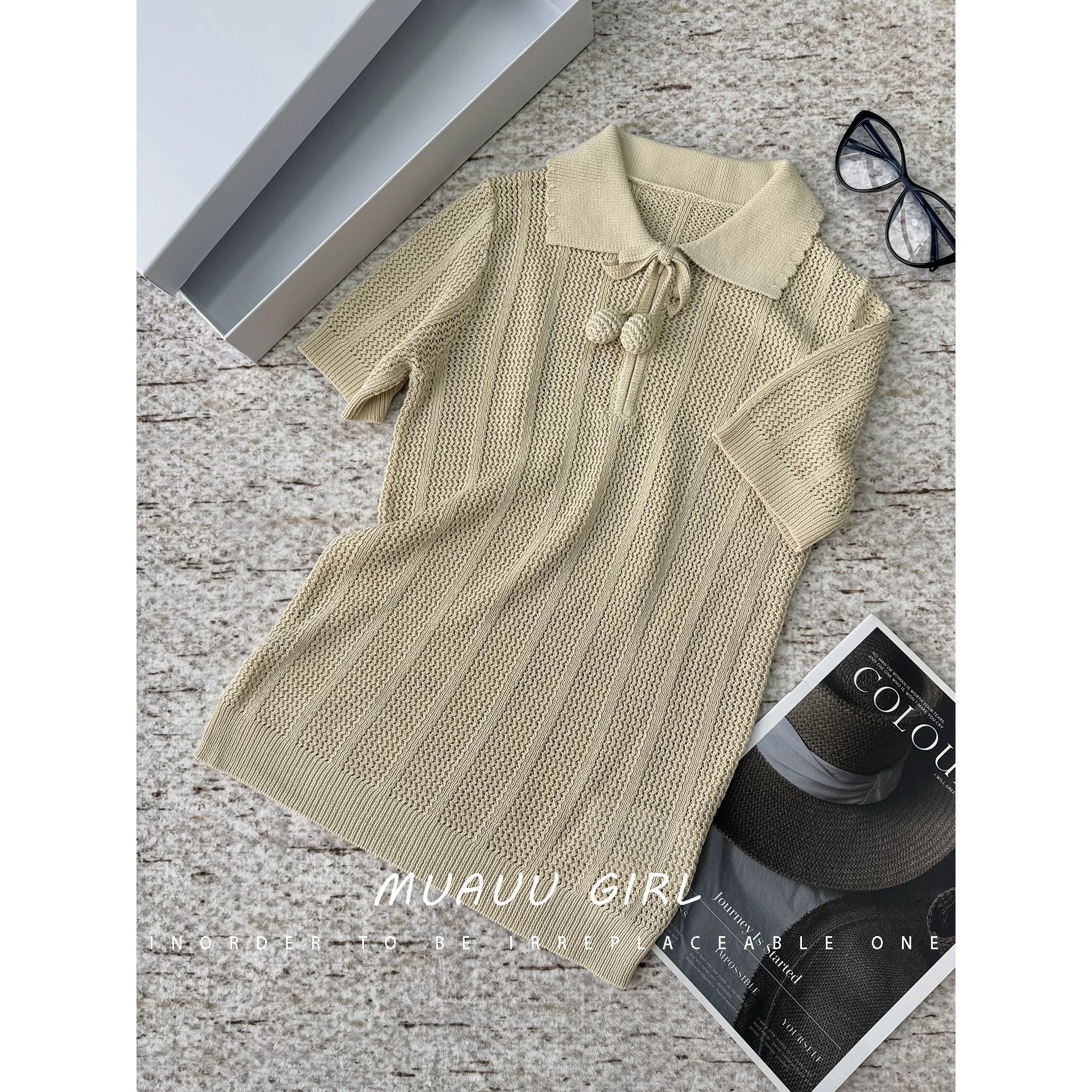 Spring and summer 26ss MUAUU GIRL dating in June! 26SS Cherry decorative neckline lapel short-sleeved knitted sweater T-shirt top women