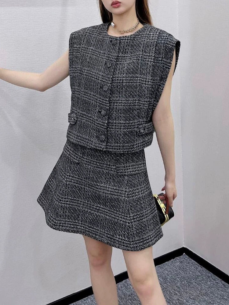 25 Early Autumn Vest Half Skirt High Waist Skinny Big Skirt Short Skirt Grey Sequined Wool Tweed Set