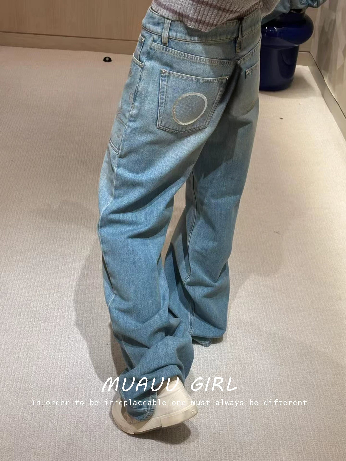Spring, summer 26ss June MUAUU GIRL 2/3 "Top matching version~ version shows leg length" positioning sequins letters high waist micro pull jeans