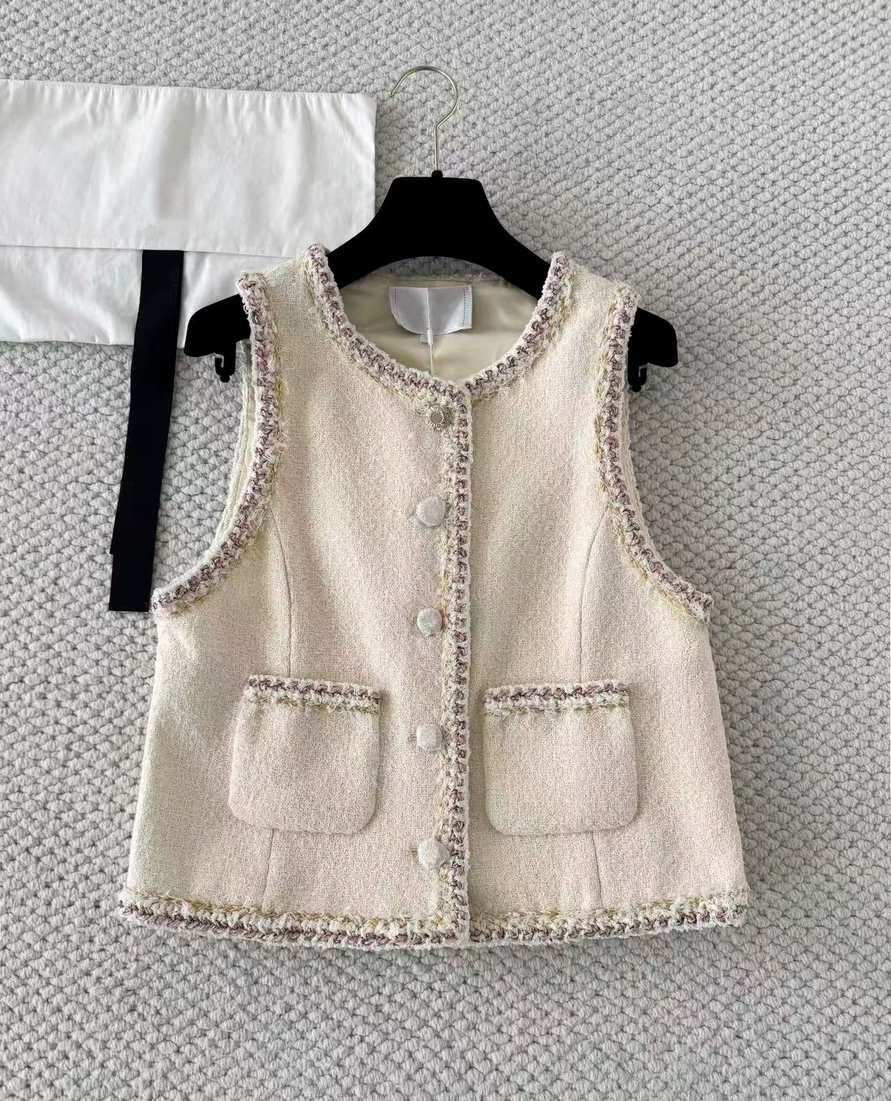 2026 early spring French high-end contrasting tweed heavy industry weaving celebrity temperament single-breasted vest vest women