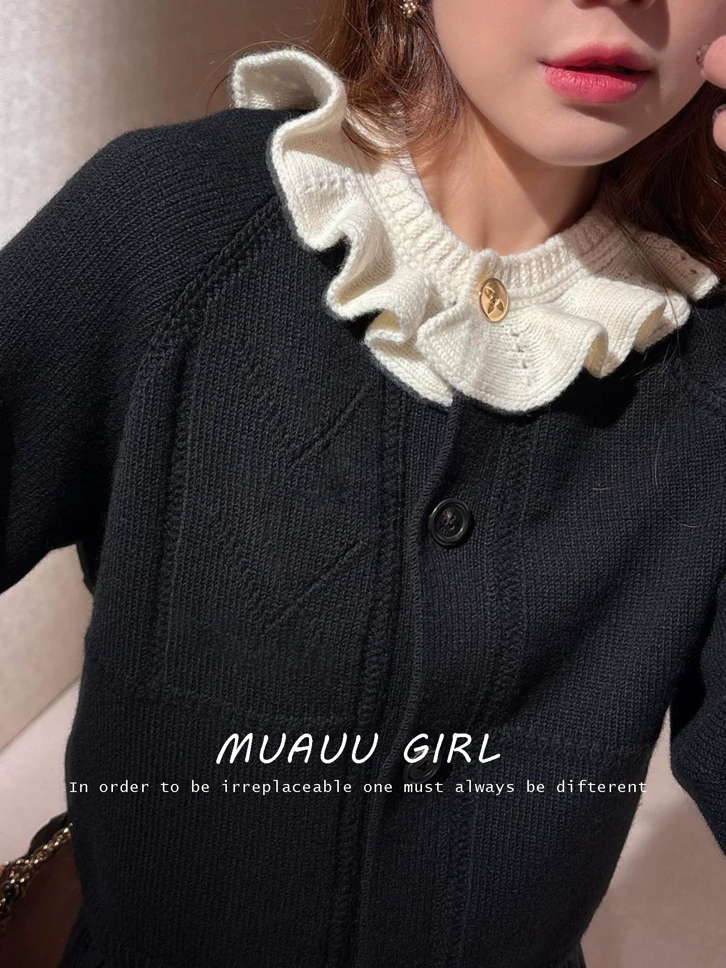 Spring and summer 26ss MUAUU GIRL commuting in June, extravagant sense 26SS new product collar edge lace lotus leaf collar long-sleeved sweater knitted cardigan