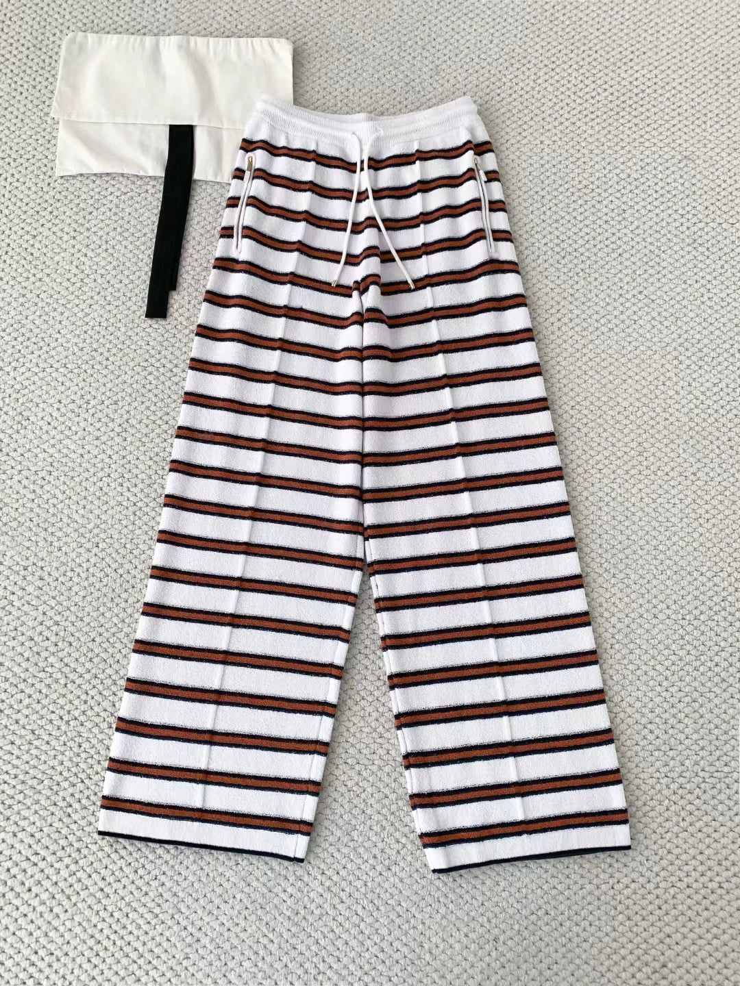 2025 autumn and winter contrasting colors classic age-reducing girl striped polo collar knitted long sleeves + high waist straight wide-leg pants
